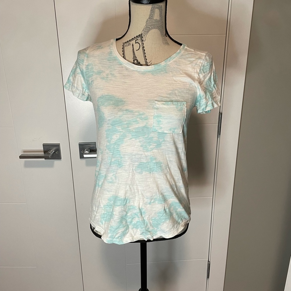 Gap Blue and White Small Top